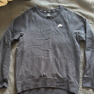 Nike SB Men's Black Crewneck Sweater